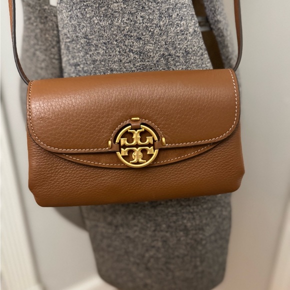 Tory Burch Handbags - Tory Burch Tan Miller Wallet Crossbody Leather Bag retail $328